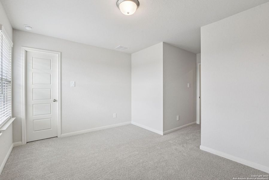 Spacious, unfurnished interior of a new home in Estancia Ranch - Premier Series, San Antonio (Image 41). Spacious, unfurnished interior of a new home in Estancia Ranch - Premier Series, San Antonio (Image 41).