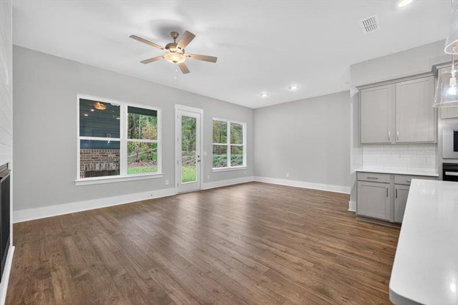 Spacious, unfurnished interior of a new home in Red Bird Manor, Jefferson (Image 35).
