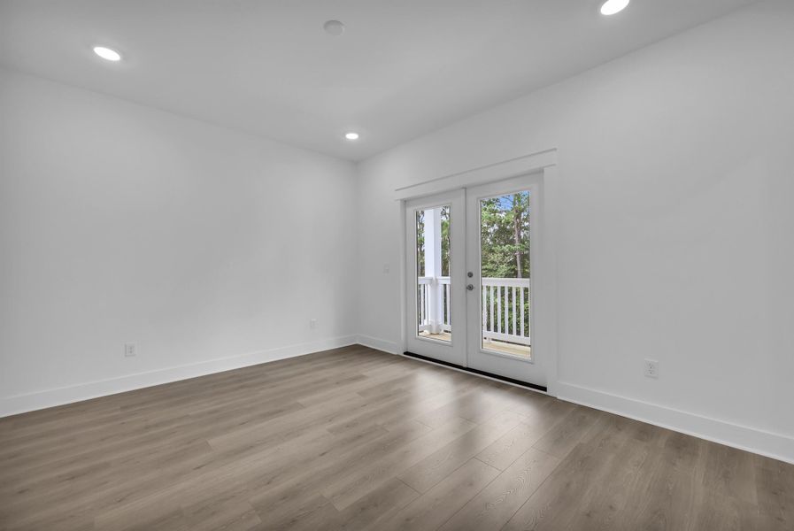 Spacious, unfurnished interior of a new home in Liberty Hill Farm, Mount Pleasant (Image 21).