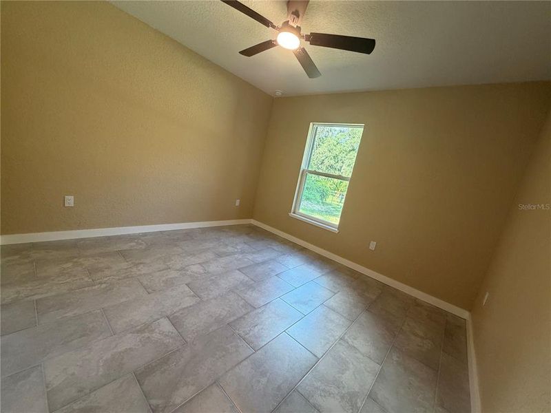 Spacious, unfurnished interior of a new home in , Belleview (Image 14).
