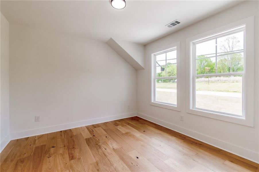Spacious, unfurnished interior of a new home in , Gainesville (Image 20).