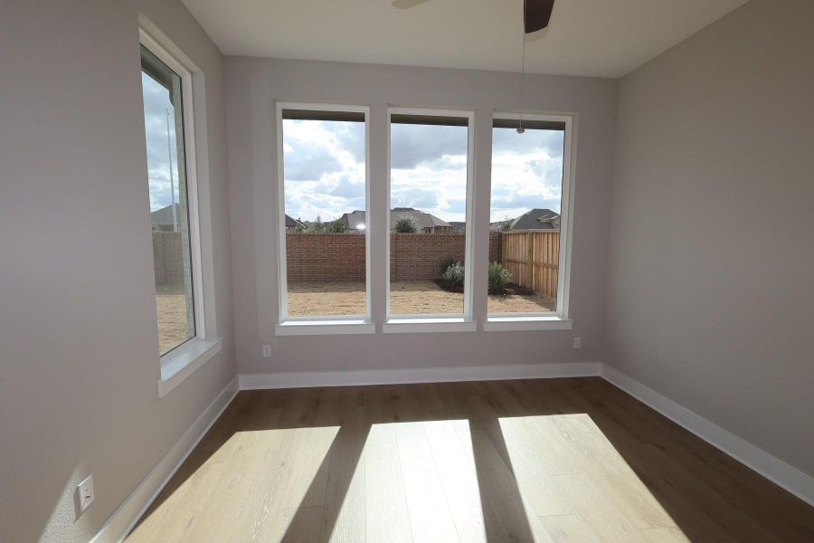 Spacious, unfurnished interior of a new home in Dunham Pointe, Cypress (Image 26).