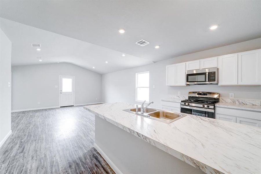 Furnished interior view inside a new home in Victory Estates, Mabank (Image 10).