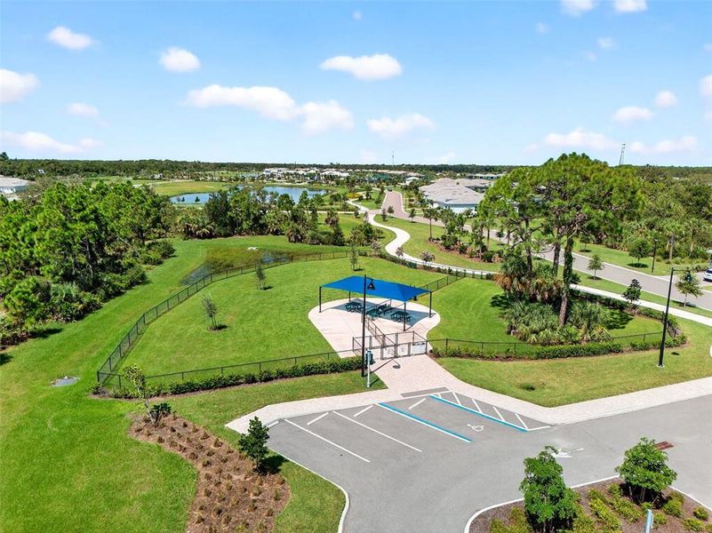 Community amenities in , Englewood (Image 50).