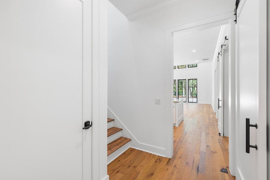 Spacious, unfurnished interior of a new home in , Seabrook (Image 56).