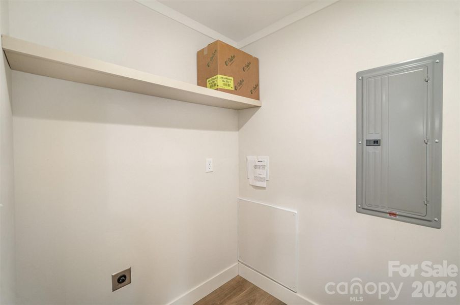 Spacious, unfurnished interior of a new home in , Shelby (Image 27).