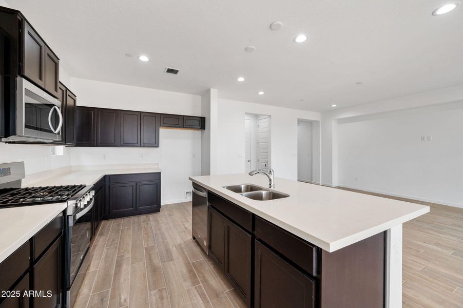 11-Kitchen-3-2 11-Kitchen-3-2