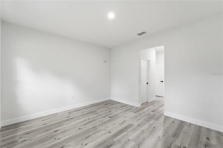 Spacious, unfurnished interior of a new home in , Dunnellon (Image 23). Spacious, unfurnished interior of a new home in , Dunnellon (Image 23).