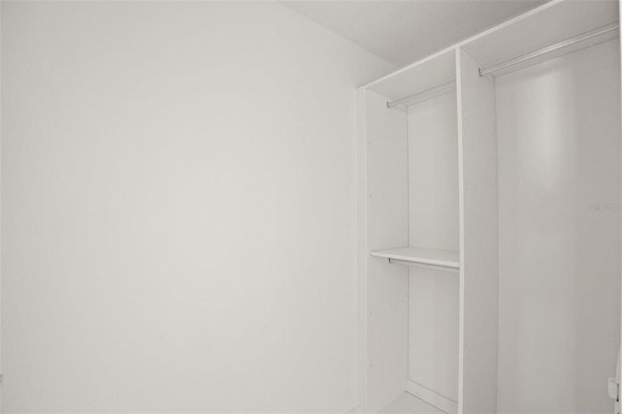 Spacious, unfurnished interior of a new home in , Orlando (Image 24).