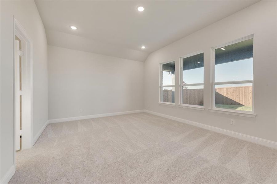 Spacious, unfurnished interior of a new home in Wildflower Ranch, Justin (Image 17).