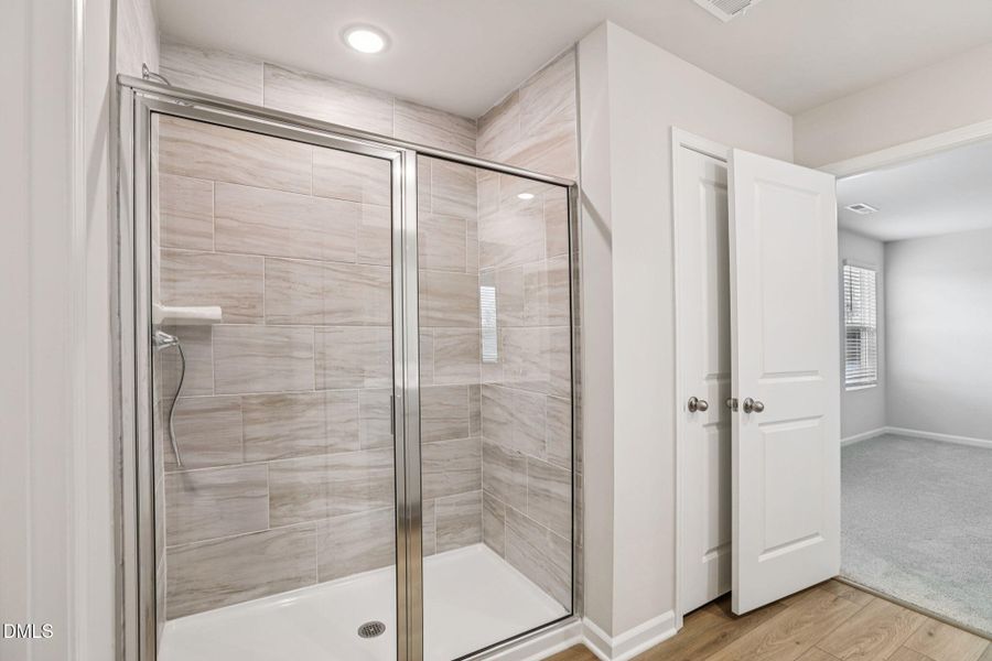 26-web-or-mls-Raleigh - Oak Manor - 641