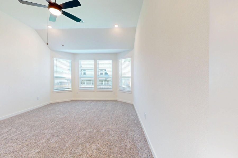 Spacious, unfurnished interior of a new home in Edgewood, Leander (Image 33).