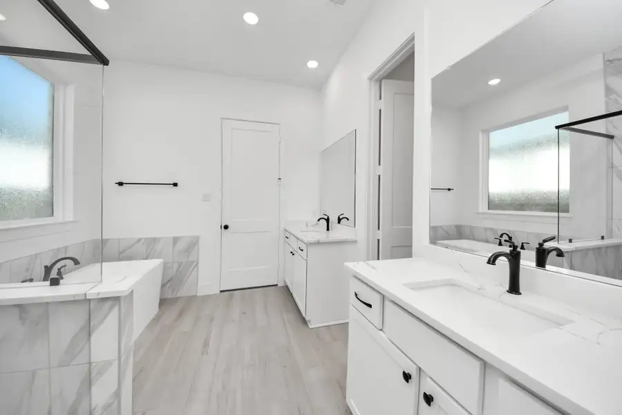 Furnished interior view inside a new home in Beacon Point, Texas City (Image 16).
