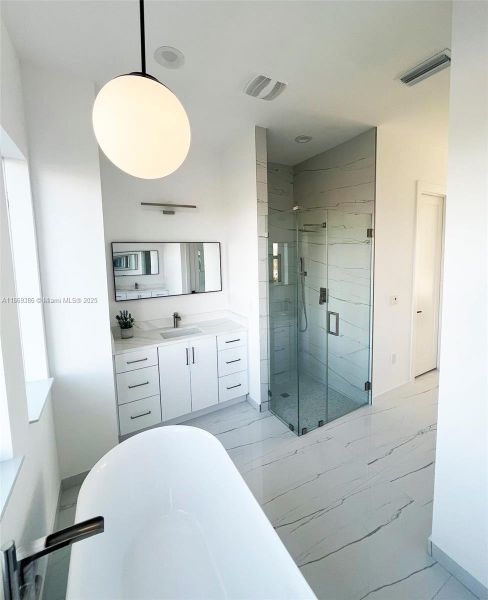 Furnished interior view inside a new home in , Port Charlotte (Image 6).