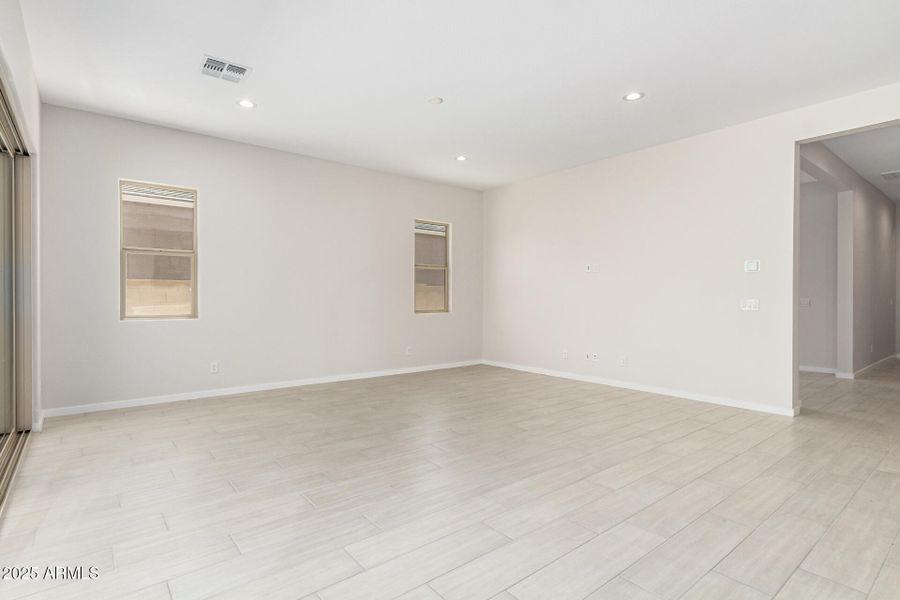 09-Hollyhock 09-Hollyhock