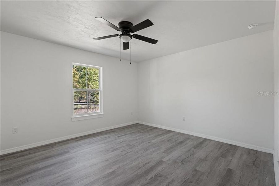 Spacious, unfurnished interior of a new home in , Bell (Image 15).