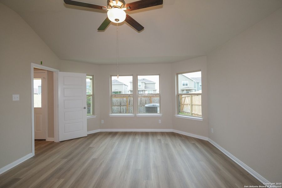 Spacious, unfurnished interior of a new home in Park Place, New Braunfels (Image 46).