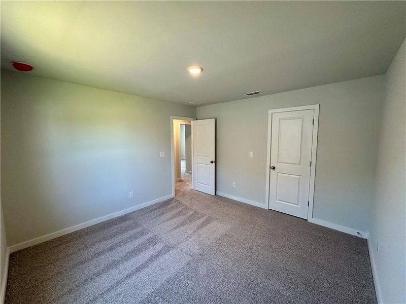 Spacious, unfurnished interior of a new home in Reserve at Gum Springs, Jefferson (Image 15).