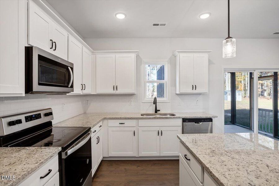 24-187 Clydes Point Way [2654876]_24