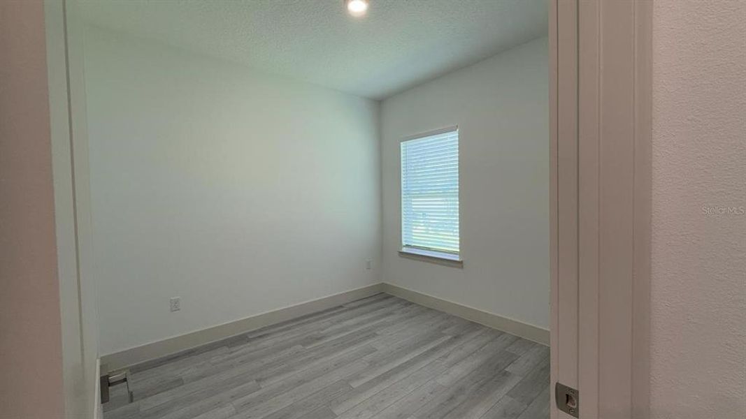 Spacious, unfurnished interior of a new home in , Dunnellon (Image 33).