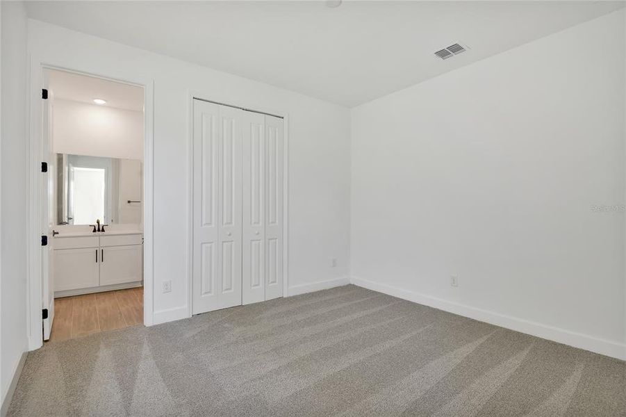 Spacious, unfurnished interior of a new home in , Tavares (Image 14).