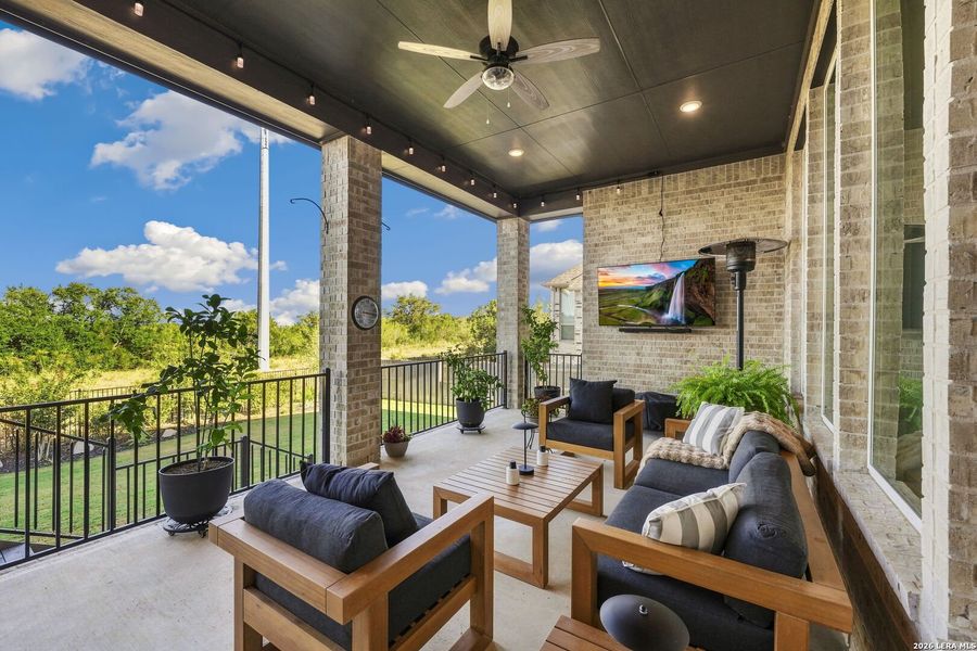 Exterior details and patio area of a home in La Cima, San Marcos (Image 26).