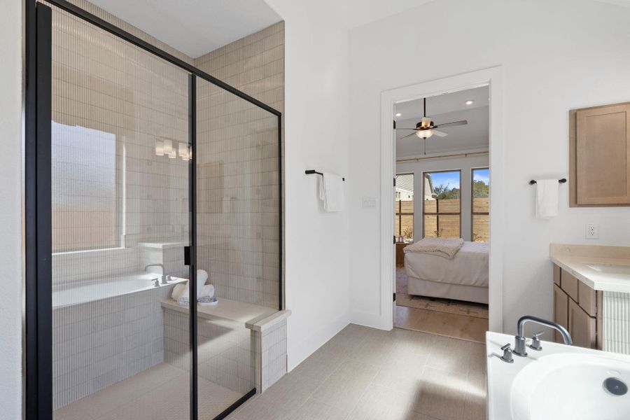 Furnished interior view inside a new home in Highland Village, Georgetown (Image 18).