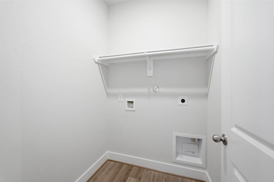 Spacious, unfurnished interior of a new home in Steed Landing, Texas City (Image 9). Spacious, unfurnished interior of a new home in Steed Landing, Texas City (Image 9).