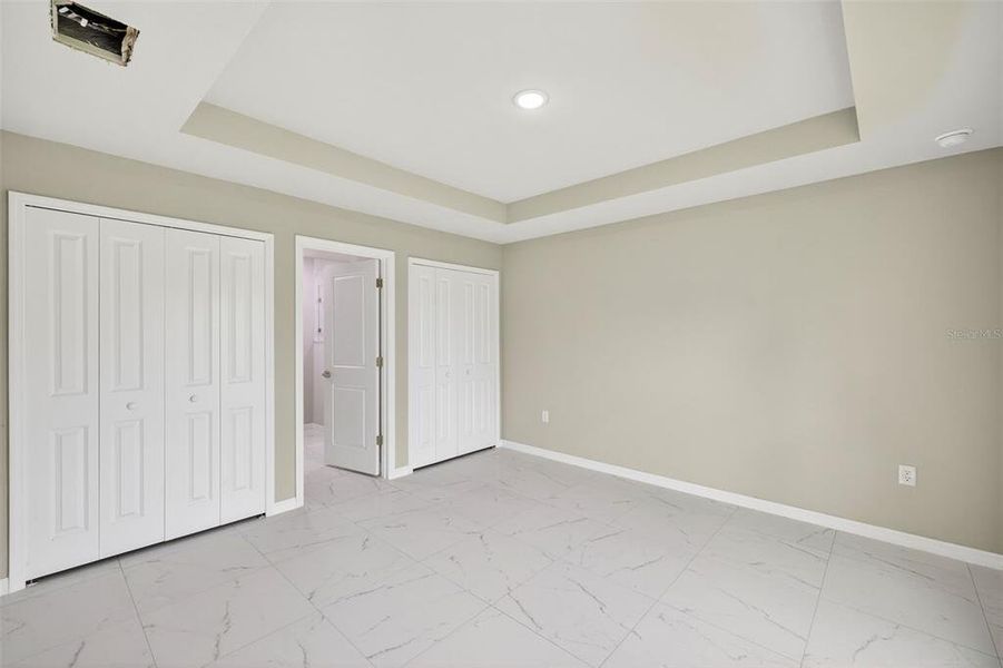 Spacious, unfurnished interior of a new home in , Lehigh Acres (Image 12).
