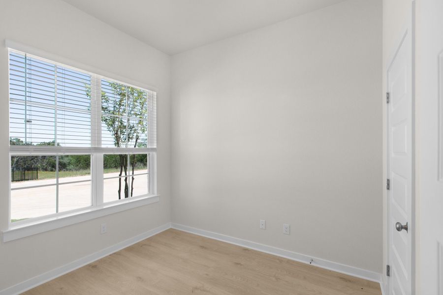 Spacious, unfurnished interior of a new home in Highland Village, Georgetown (Image 11).