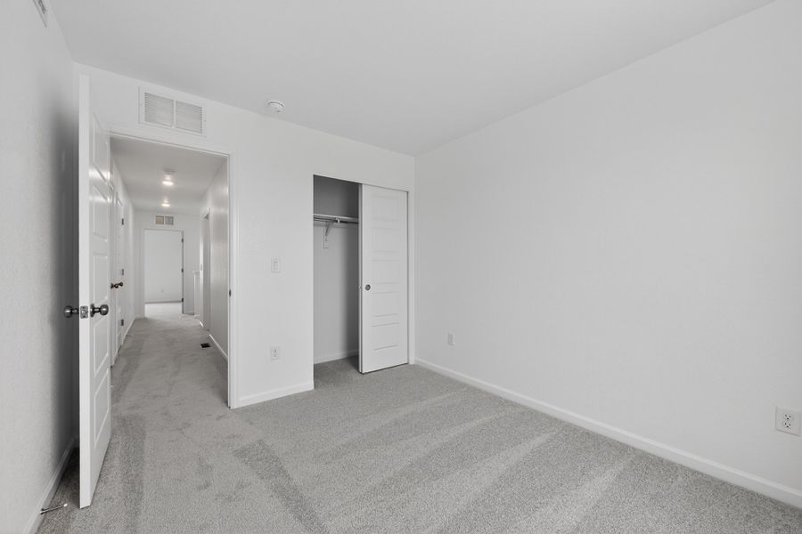 Spacious, unfurnished interior of a new home in Parterre, Thornton (Image 13).