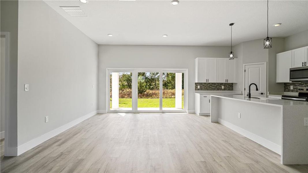 Spacious, unfurnished interior of a new home in , Ocala (Image 22).