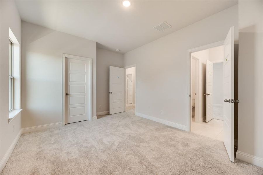 Spacious, unfurnished interior of a new home in Spiritas Ranch, Little Elm (Image 30).