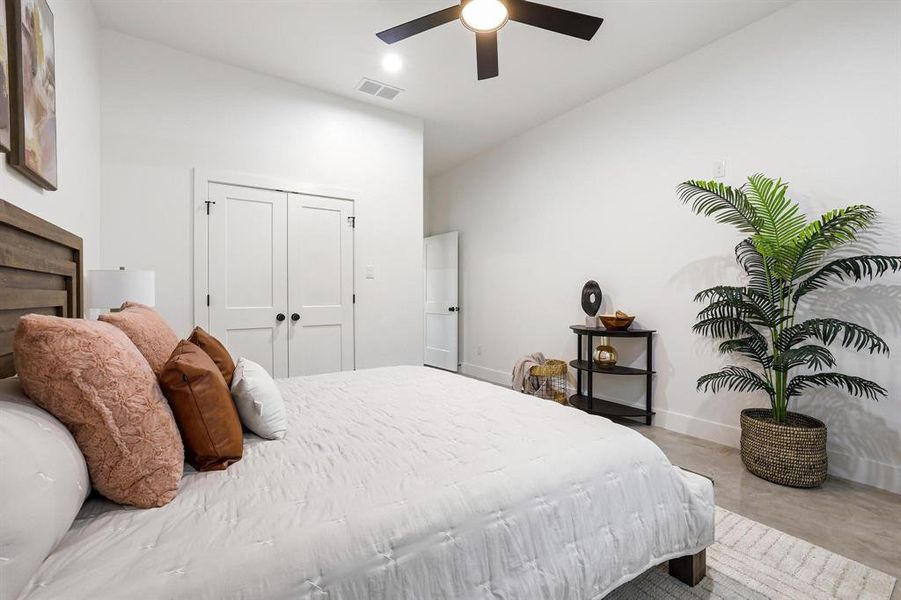 Furnished interior view inside a new home in , Denison (Image 8).