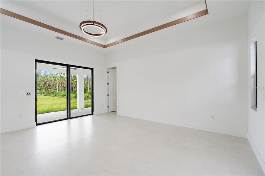 Spacious, unfurnished interior of a new home in , Port Charlotte (Image 13).