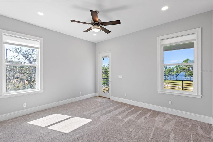 Spacious, unfurnished interior of a new home in , Thonotosassa (Image 26).