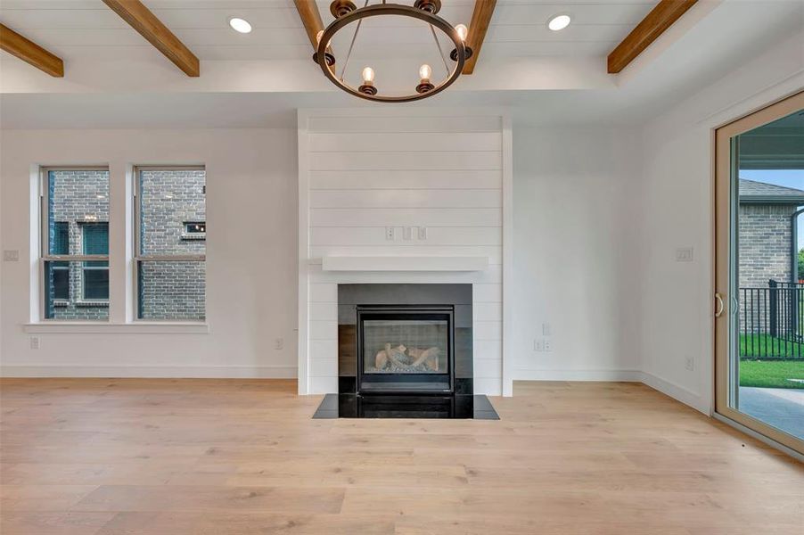 Spacious, unfurnished interior of a new home in Heath Golf & Yacht Villas, Heath (Image 12).