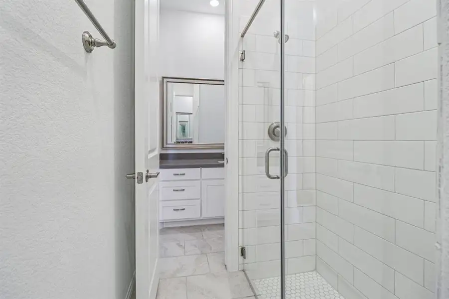 Furnished interior view inside a new home in Gean Estates, Keller (Image 7).