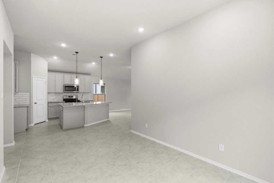 Spacious, unfurnished interior of a new home in Escondido, Magnolia (Image 17).