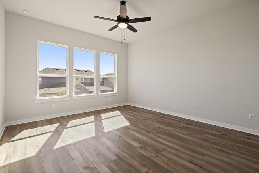 Spacious, unfurnished interior of a new home in Lariat, Liberty Hill (Image 31).