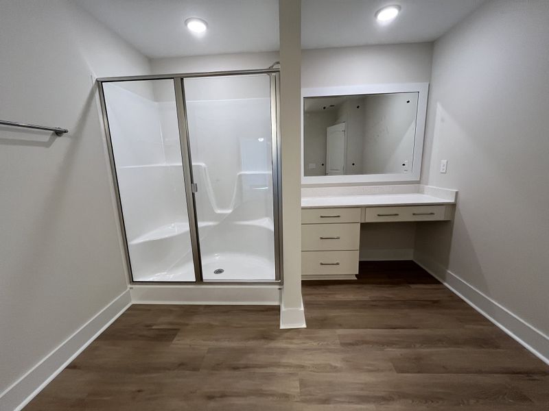 Spacious, unfurnished interior of a new home in River Tide Farms, Bolivia (Image 26).