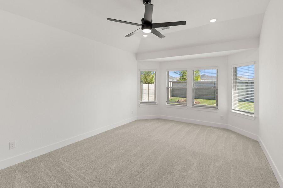 Spacious, unfurnished interior of a new home in Painted Tree, McKinney (Image 23).