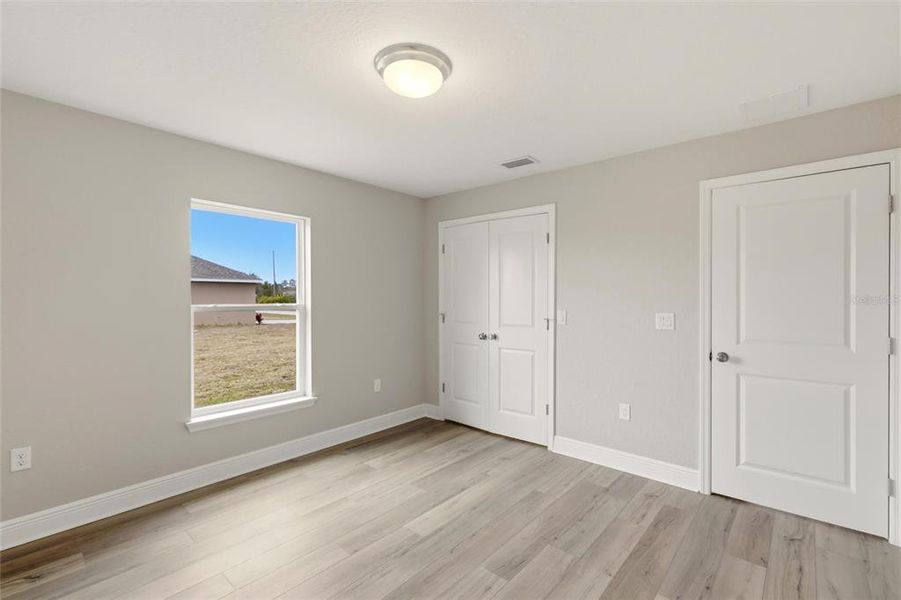 Spacious, unfurnished interior of a new home in , Sebring (Image 35).