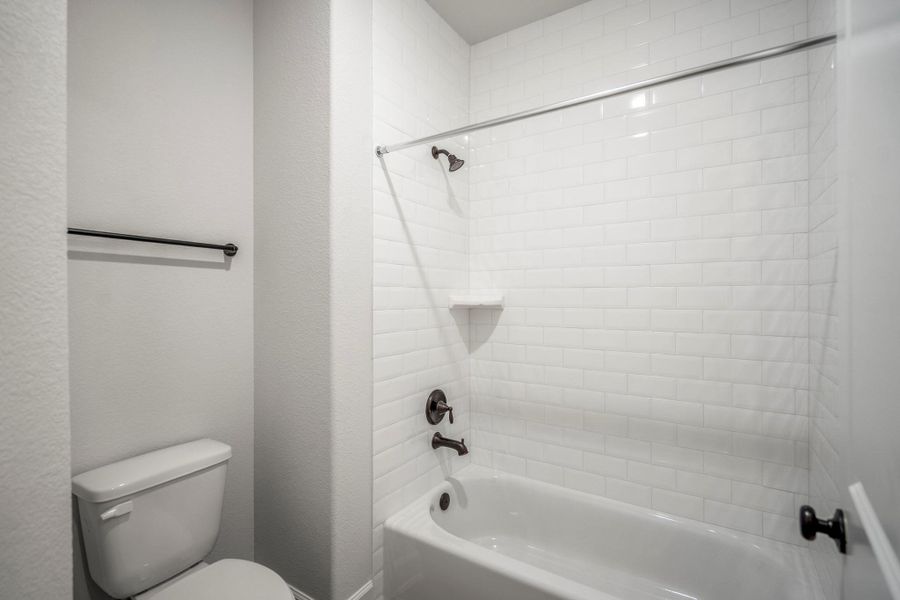 Furnished interior view inside a new home in Jordan Ranch 70' Lots, Fulshear (Image 15).