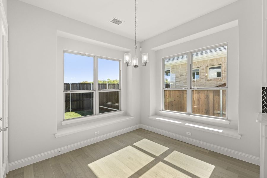 Spacious, unfurnished interior of a new home in Lake Shore Village, Rowlett (Image 21).