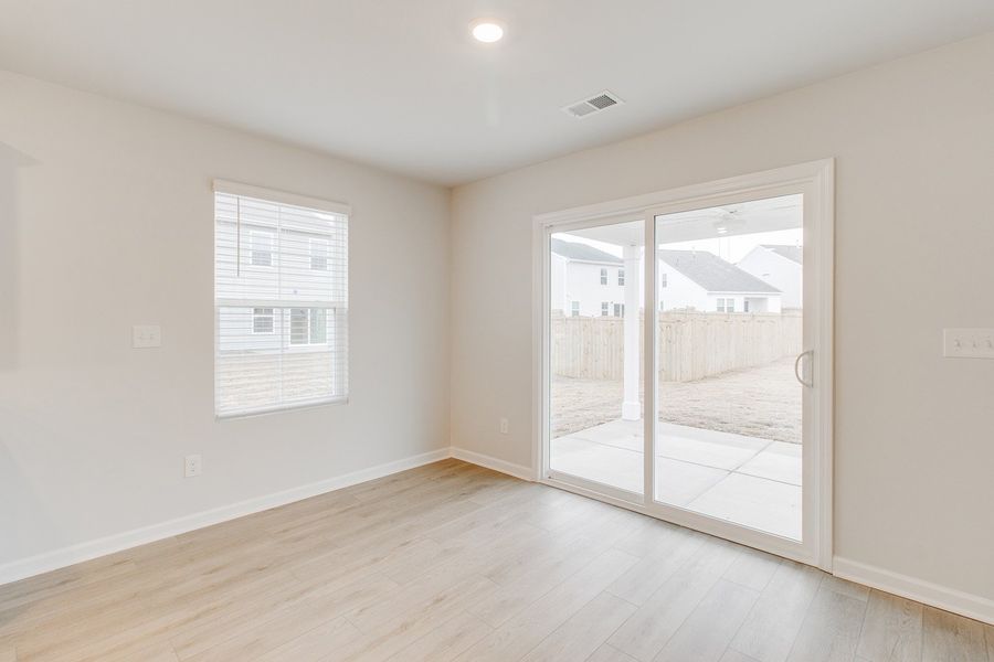 Spacious, unfurnished interior of a new home in Bluefield, Lexington (Image 19).