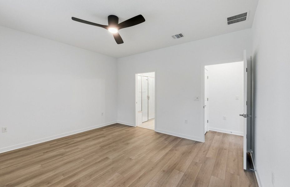 Spacious, unfurnished interior of a new home in Sun City Texas, Georgetown (Image 30). Spacious, unfurnished interior of a new home in Sun City Texas, Georgetown (Image 30).