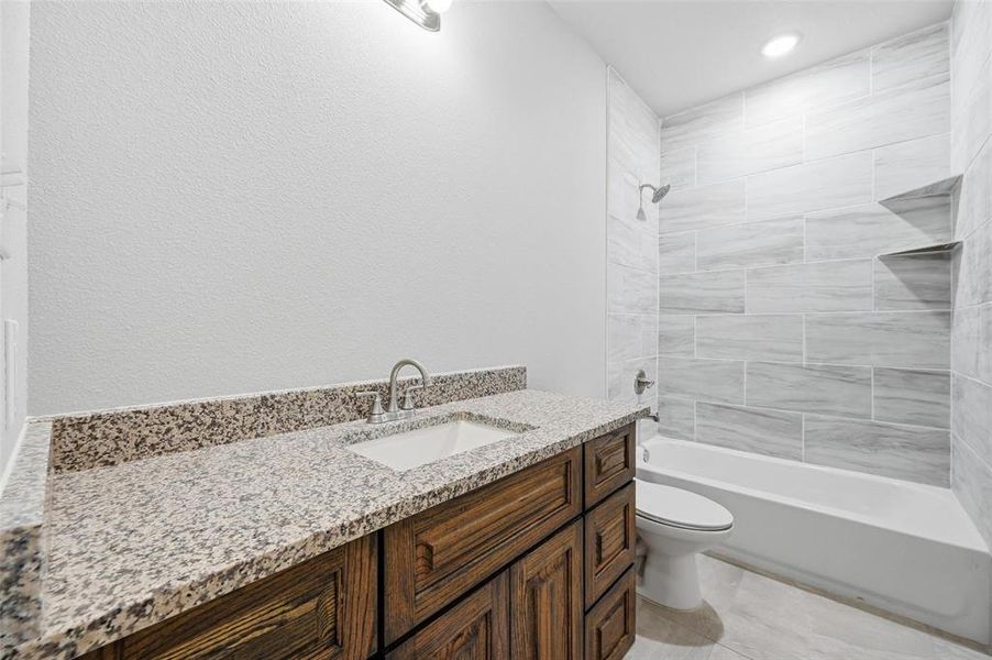 Furnished interior view inside a new home in , Cleburne (Image 3).