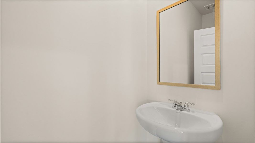 Representative interior finishes for a home built from the Aisle by D.R. Horton in Shoal Creek, Hampton (Image 6).