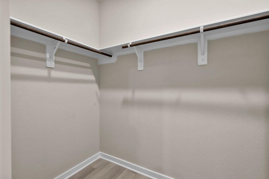 Spacious, unfurnished interior of a new home in Westridge Cove, Conroe (Image 24).